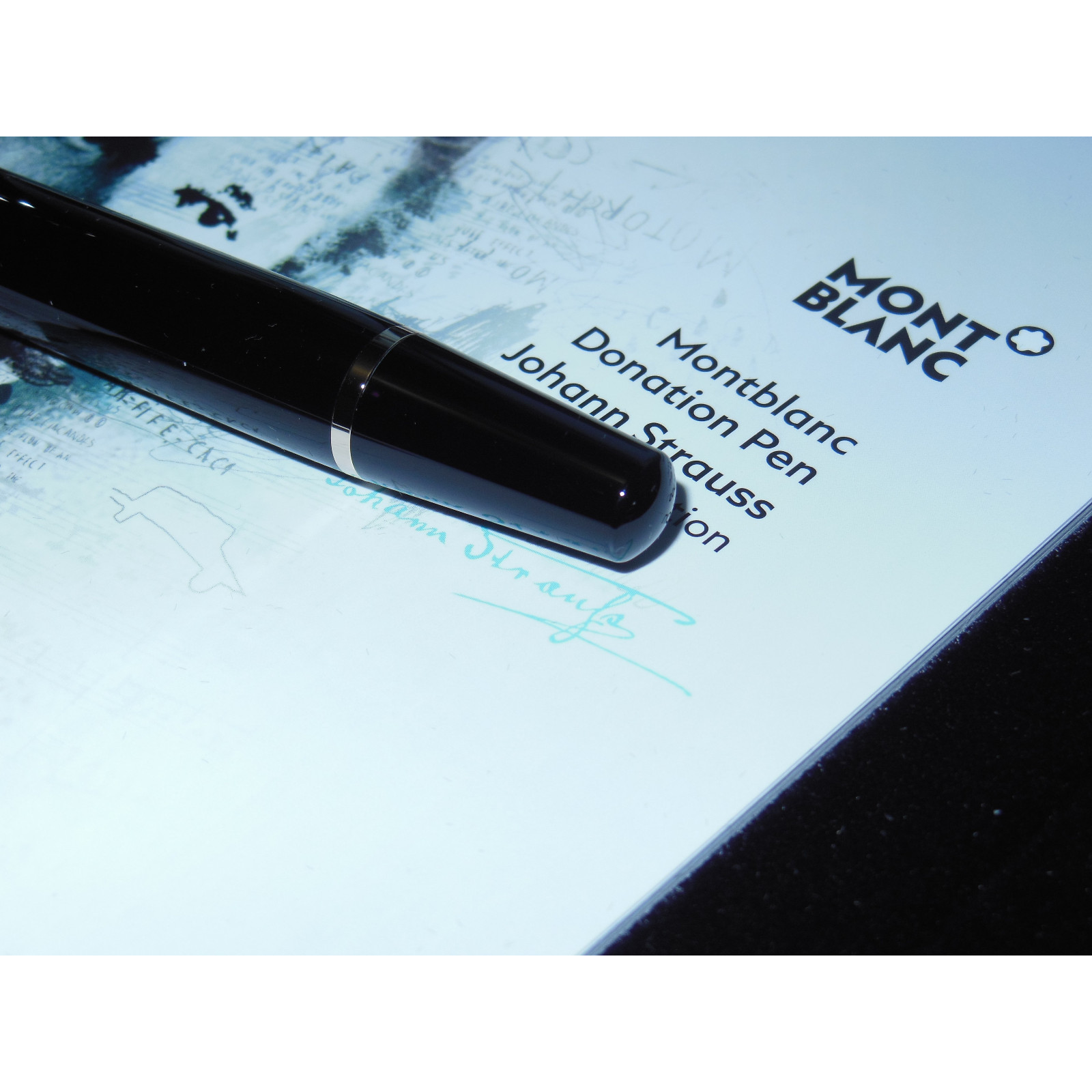 New Montblanc Donation Johann Strauss Rollerball Pen 115056 violin bow