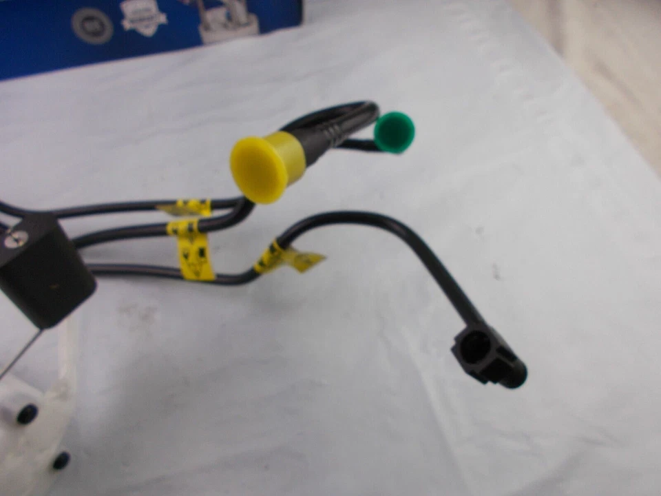 Conjunto de módulo de bomba de combustível CARQUEST M2510473 serve; Malibu & Cutlass 1997 - Imagem 4 de 4