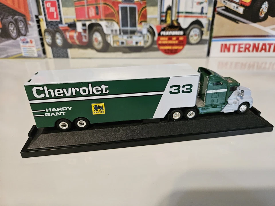 1/87 Scale Diecast Kenworth T600 Racing Champions Limited Edition - Image 4 of 4