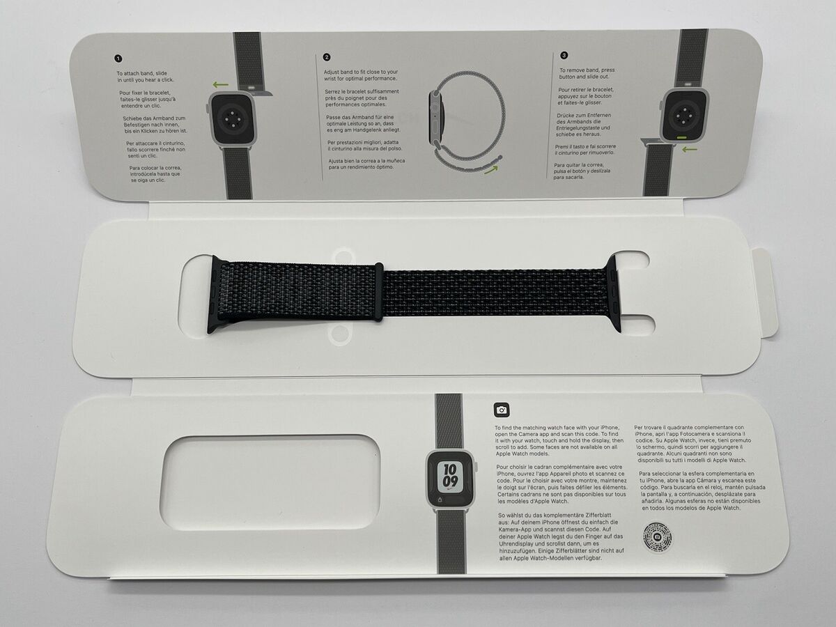 Genuine Apple Watch Nike Sport Loop Band Black / Summit Genuine Apple Watch Nike Sport Loop Band Black / Summit