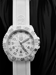 Luminox 7050ジャンク品 LUMINOX ルミノックス 7050 7051 文字盤 針 リューズ ジャンク
