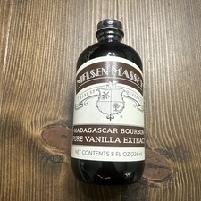 Nielsen-Massey Finest Quality Madagascar Bourbon Pure Vanilla Extract 8 FL OZ-