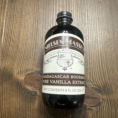 Nielsen-Massey Finest Quality Madagascar Bourbon Pure Vanilla Extract 8 FL OZ- 
