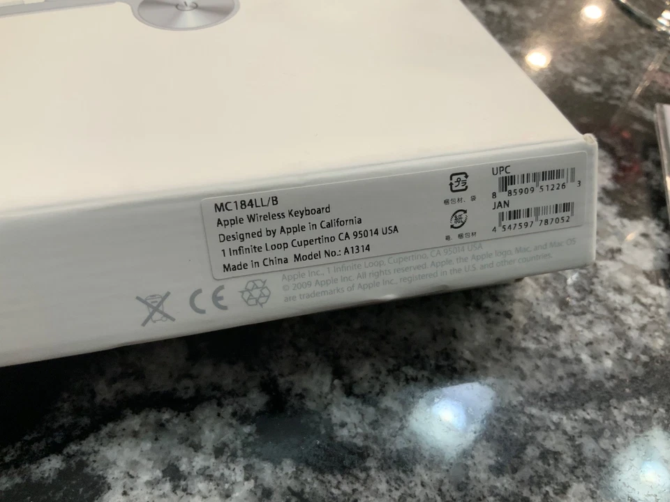 Apple A1314 Wireless Silver Slim Mini Keyboard NOT WORKING! W/BOX & manual - Image 4 of 4