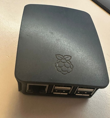 Raspberry Pi 3 Model B 1GB WiFi Bluetooth with Plastic Case Box