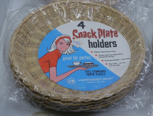 16 VINTAGE WICKER PICNIC SNACK PLATE HOLDERS, NOS, SEALED, 10 INCHES - Picture 2 of 4