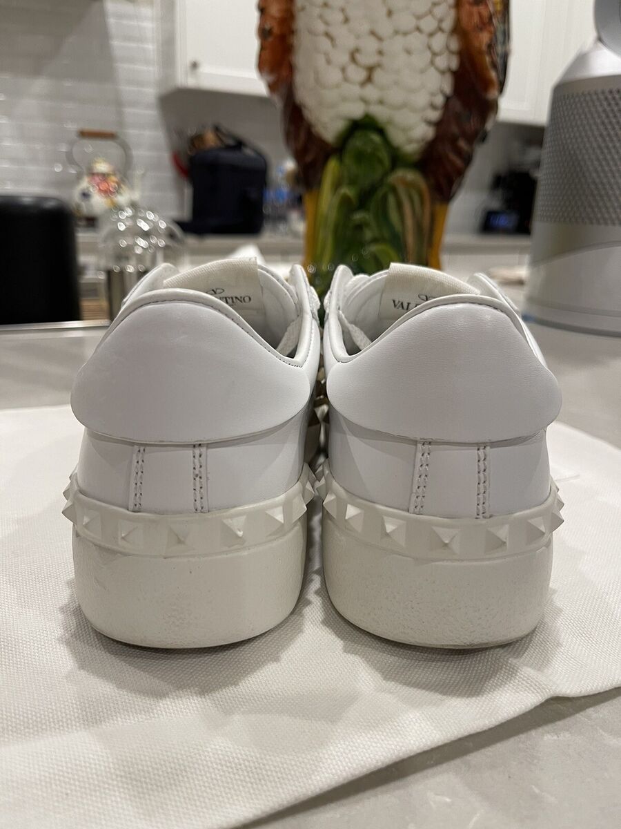 Valentino Garavani Rockstud Untitled Sneaker in white Valentino Garavani Rockstud Untitled Sneaker in white