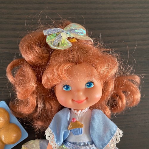 Vintage 1988 Mattel Merry Muffin - Betty Berry Blueberry Puppe mit Muffin Tablett - Bild 5 von 5