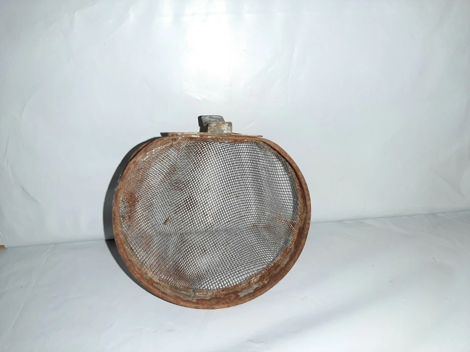 VTG/ANTIQUE METAL WIRE MESH PET CAGE/BIRDCAGE FEEDER/SEED/GRAIN HOLDER BOWL HTF