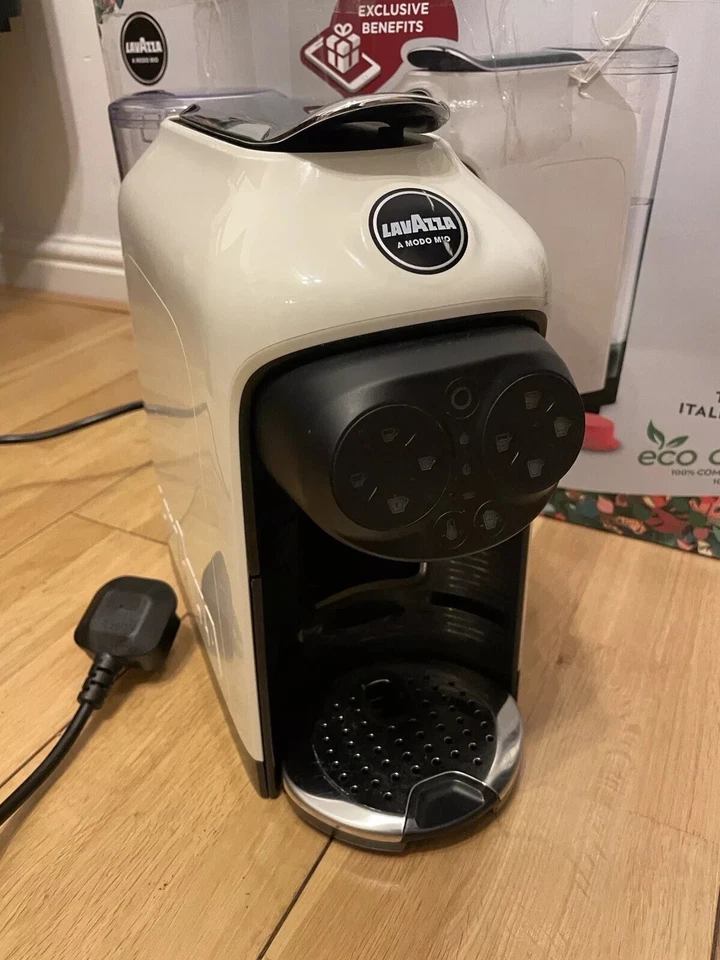 Lavazza A Modo Mio Deséa, photo 1 of 5
