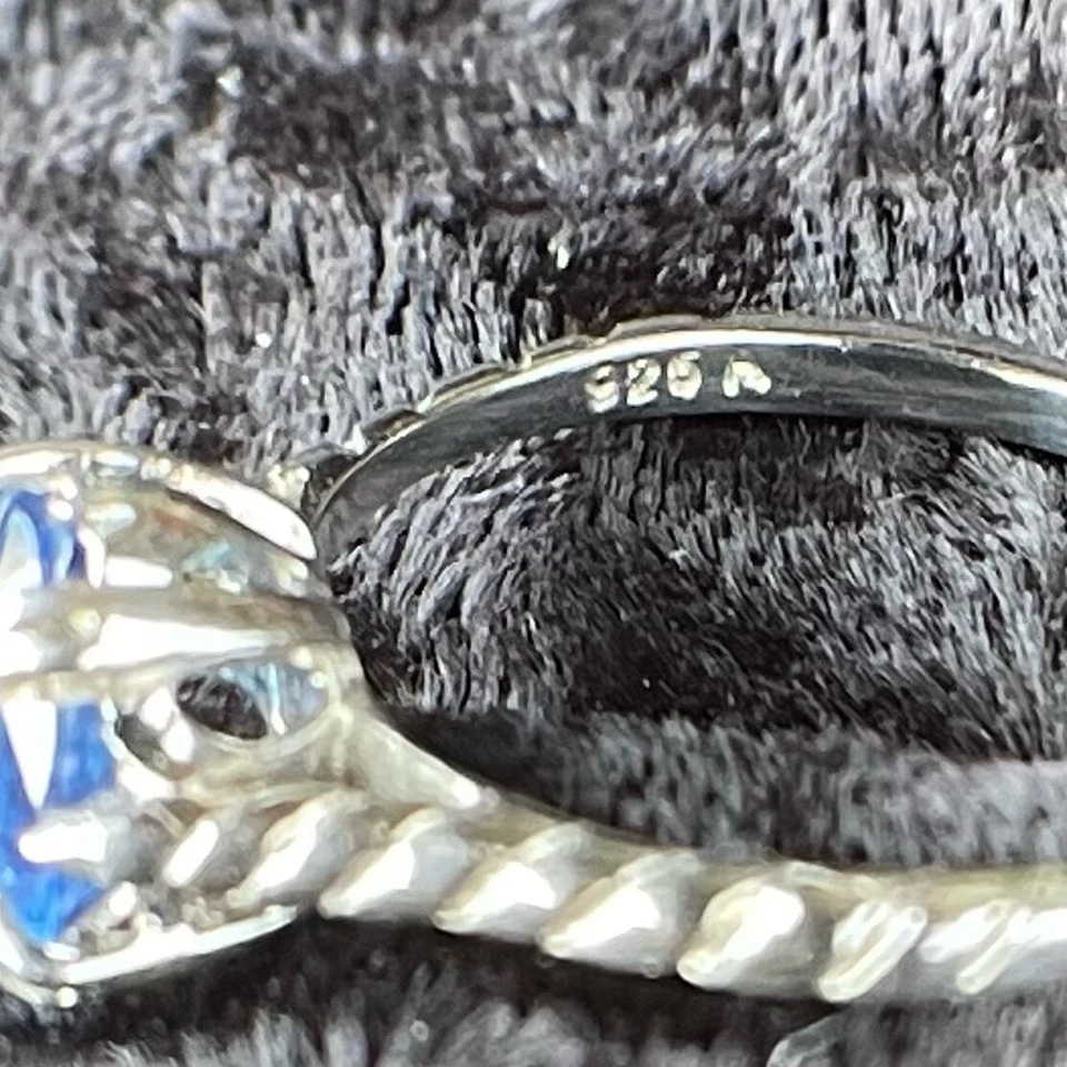 Anillo de cóctel de plata esterlina con piedras preciosas de iolita azul brillante de 1,4 quilates talla 8 Foto 4 de 4