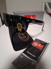 Ray-Ban Men's Wayfarer Sunglasses Black Plastic Frame Green G-15 Glass Lens