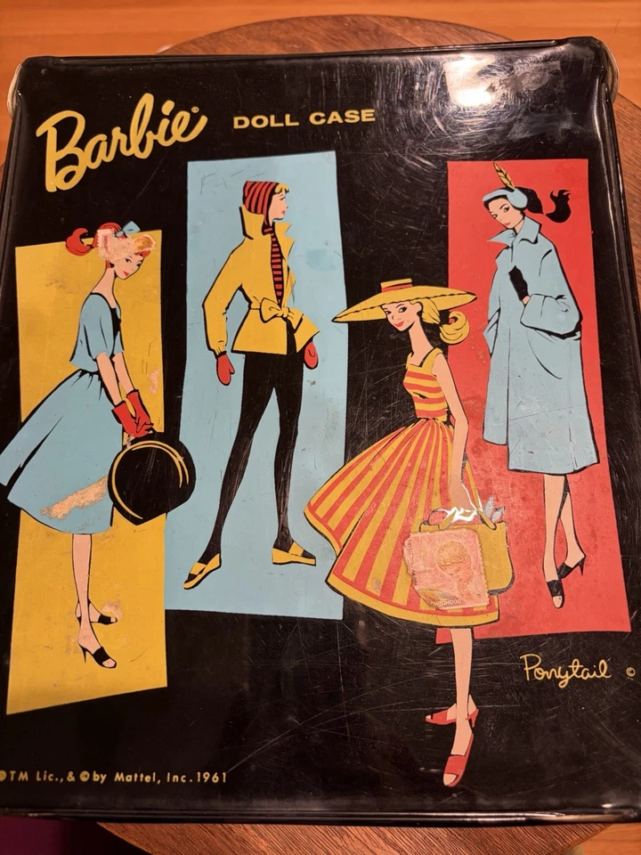 Estuche vintage Barbie & Friends 1961 con 50 artículos de ropa y accesorios Foto 2 de 4