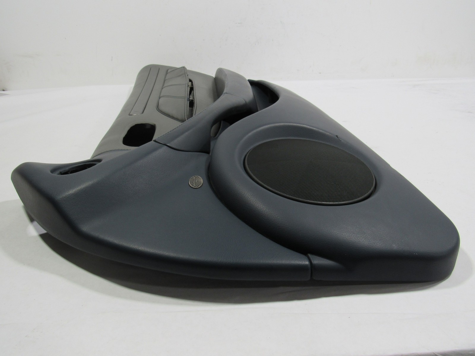 02-06 Maserati Coupe GT 2004 Front Right Passenger Door Panel Cover Trim |