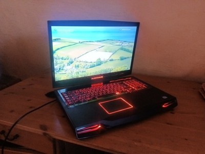Alienware M18x R2 HIGH END FULLHD I 1TB SSD 32GB RAM l Core i7