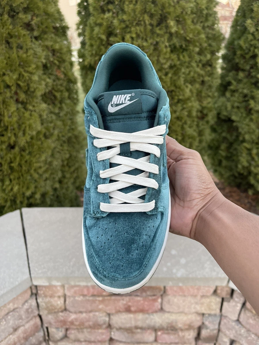 Women's Size 8/ 6.5M - Nike Dunk Low Green Velvet Dark Atomic Teal