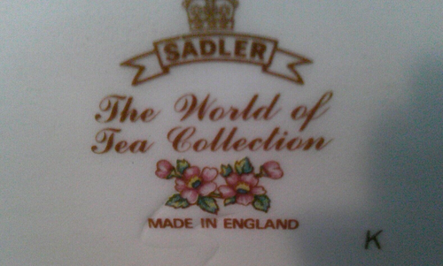 Beautiful James Saddler "The World of Tea" Collection Tea Pot and Tea Caddy Set - Picture 8 of 14