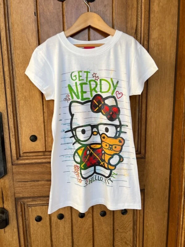  Hello Kitty Black and White Nerd Glasses Short Sleeve T-Shirt :  Clothing, Shoes & Jewelry