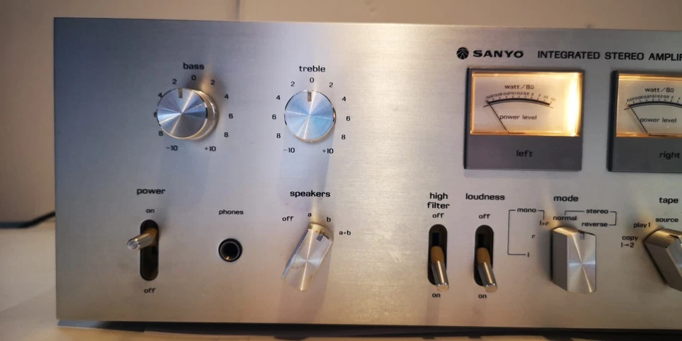 Sanyo Intergrated Stereo Amplifier DCA 411 with Manual - Image 2 of 4
