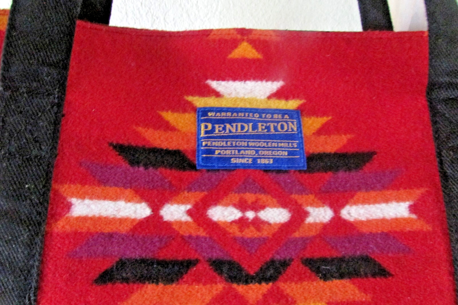 PENDLETON BLACK CANVAS RED MULTI NATIVE WOOLEN BO… - image 2