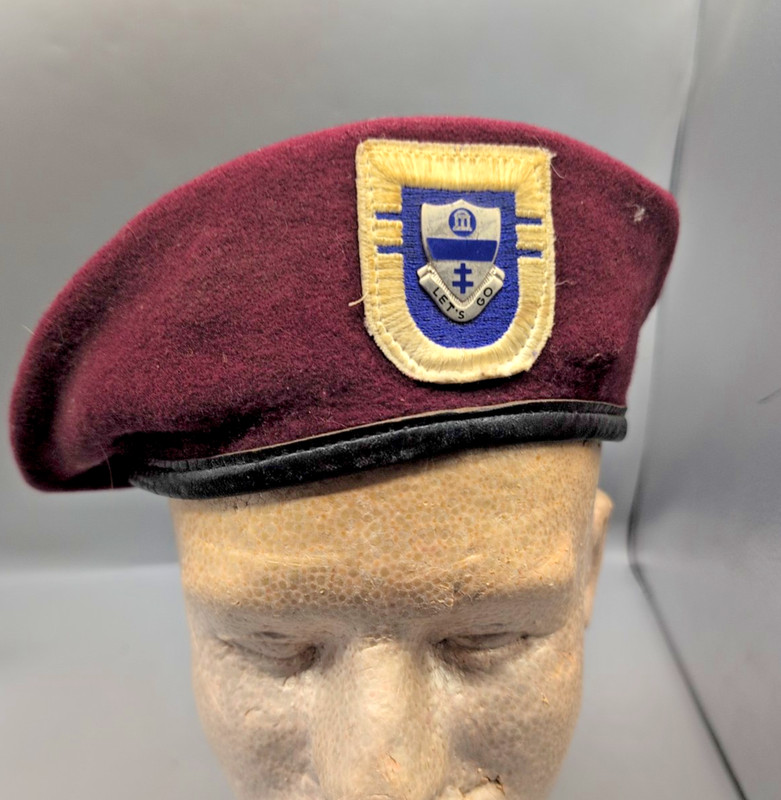Desert Storm era US Army 325th Infantry, 2nd Battalion Burgandy beret formed by