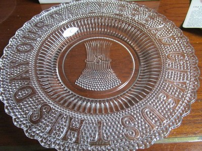 Old Sturbridge Village glass collector plate ''Give us our Daily Bread'' ,NIB[am6]