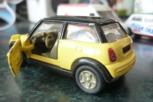 6 Siku Models:"Pizza taxi" Napoli,Ambulance.Truck, 2CV New Mini & Smart Car Used - Picture 3 of 20