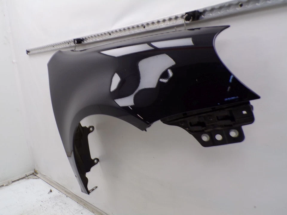 Kotflügel rechts vorn Schwarz VW GOLF V (1K1) 1.6 FSI - Bild 4 von 4