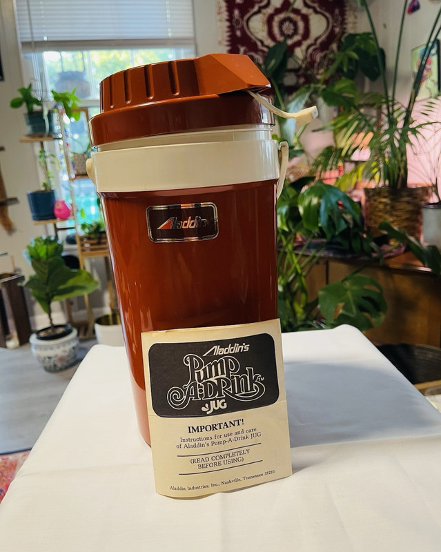 Vintage Aladdin Pump-A-Drink Jug 2L Brown Plastic Insulated Handle Twist Lid