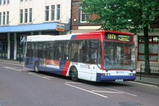 35mm Dia West Midlands Optare L1070 686 S686YOL c2004 orig