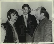 1969 Press Photo Wayne Newton, Judy Carne & Tim Conway - lrx25551 1969 Press Photo Wayne Newton, Judy Carne & Tim Conway - lrx25551