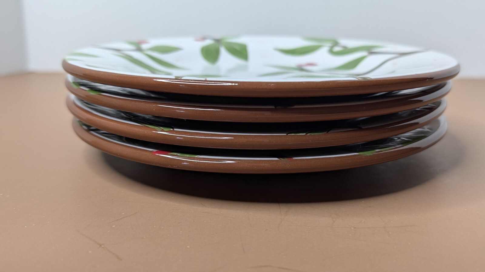 Dick Idol Plates Woodberry Set of 4 Salad Sandwich Snack Dessert Raspberry Vines