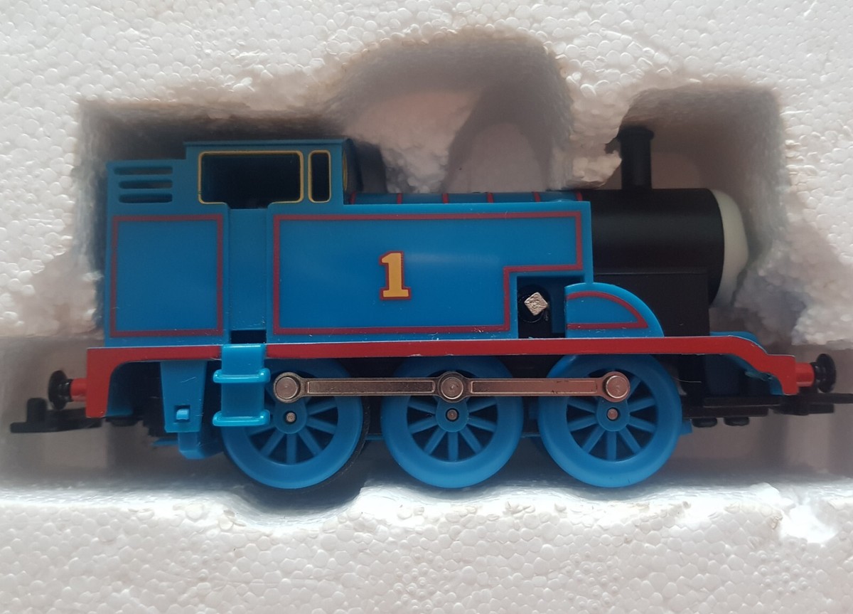 HORNBY No. THOMAS & FRIENDS WIND-UP TRAIN SET Annie & Clarabel