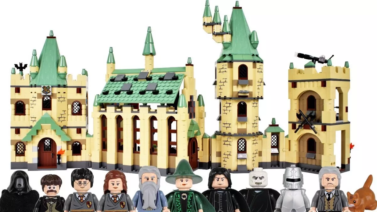 LEGO Harry Potter Hogwart's Castle 4842 (Discontinued by manufacturer)