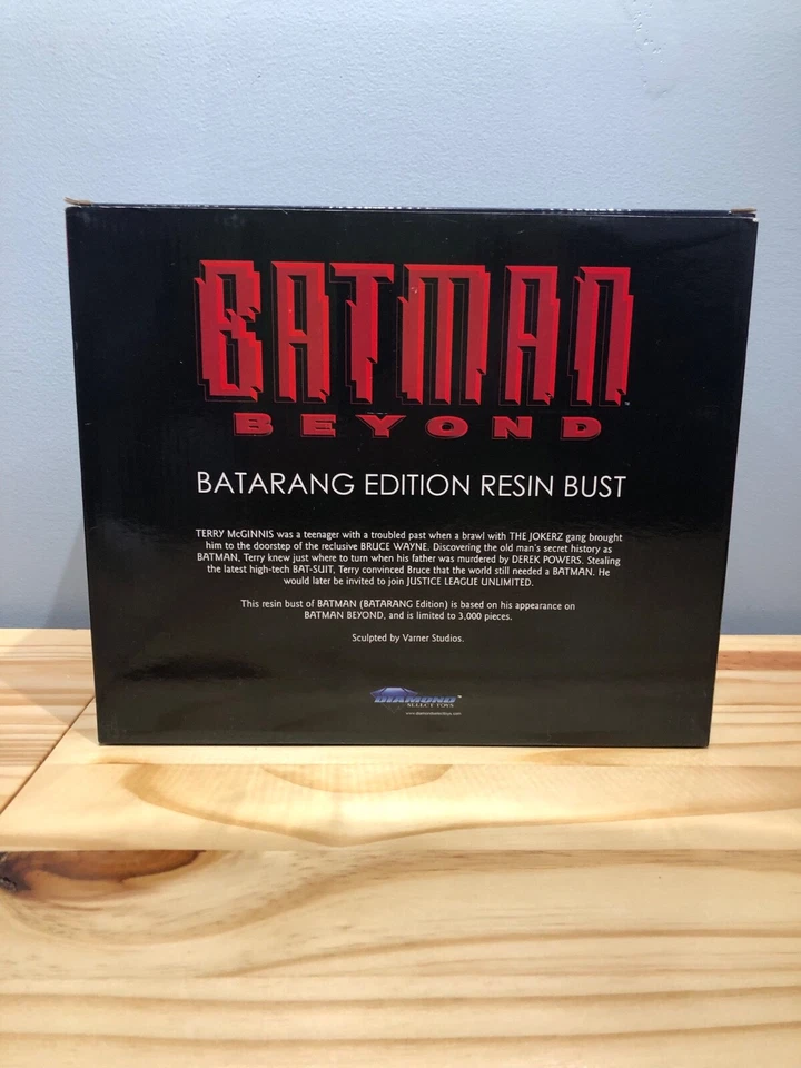 Busto Diamond Select Toys DC Batman Beyond Batman Edición Batarang LE 280/3000 Foto 3 de 4