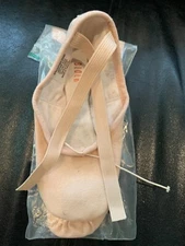 Girls Pink Ballet Slipper.  New.  Bloch.  Size 2B