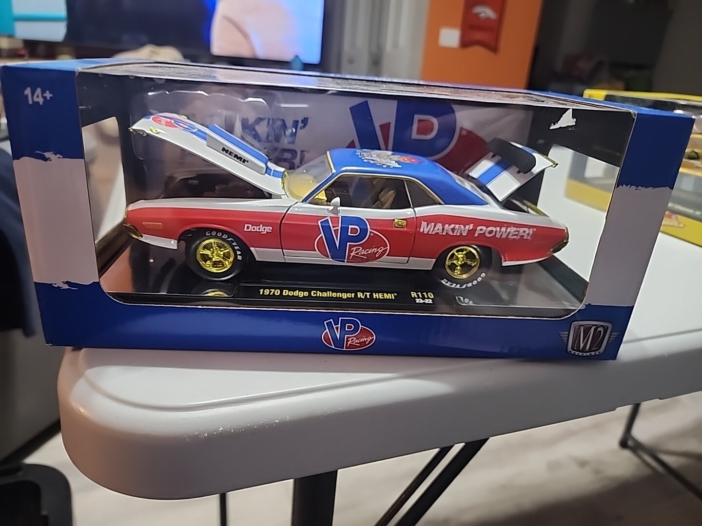 Picture 1 of 6