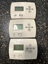 Lotto 3 termostati programmabili 5-2 giorni Honeywell Pro 4000 TH4110D1007 lotto di 3