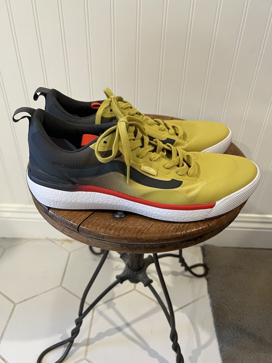 MENS NEW VANS MTE ULTRARANGE EXO. SULPHUR. SIZE 13. NEW 