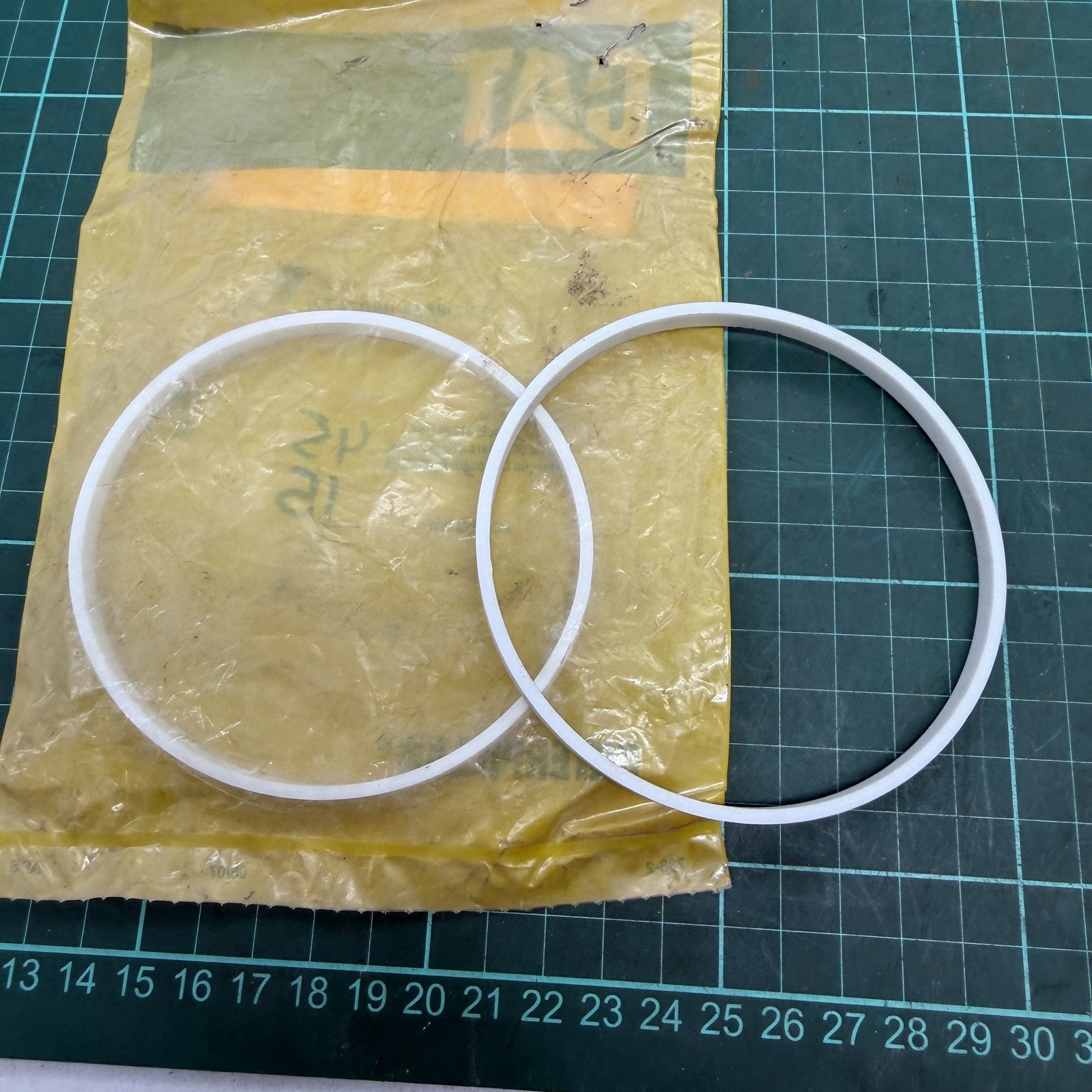 7D-8884 Genuine CAT Caterpillar 2pcs Blade Lift Seal Ring 12 120 140 Grader NOS