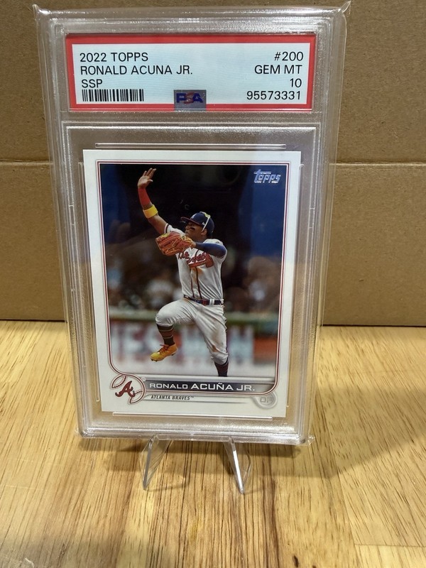 2022 Topps Ronald Acuna Jr. SSP #200 Variation Leaping High-Five
