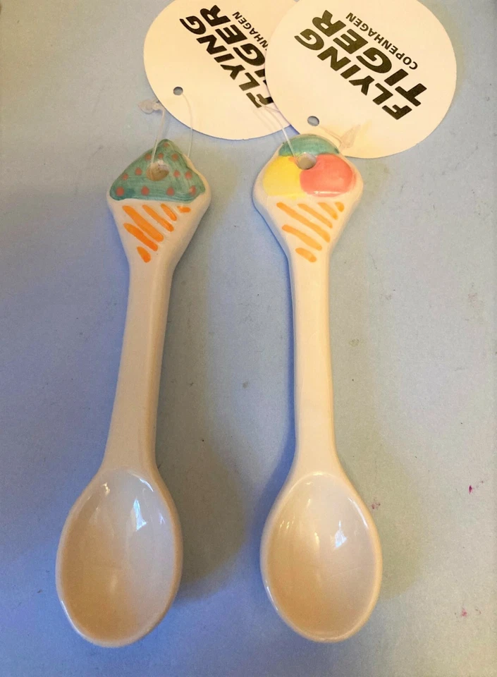 Juego de cucharas de cerámica Flying Tiger blancas a juego 5" de largo NUEVO con etiqueta Foto 2 de 3