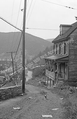 1942 High Street, Mauch Chunk, Pennsylvania Vintage Old Photo 11'' x 17'' Reprint