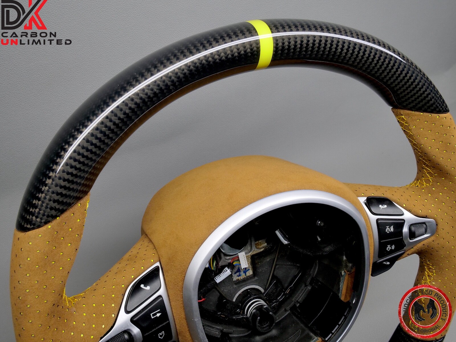 Aston Martin DB11 DBS Vantage Oxford Tan Alcantara Carbon Steering Wheel v4