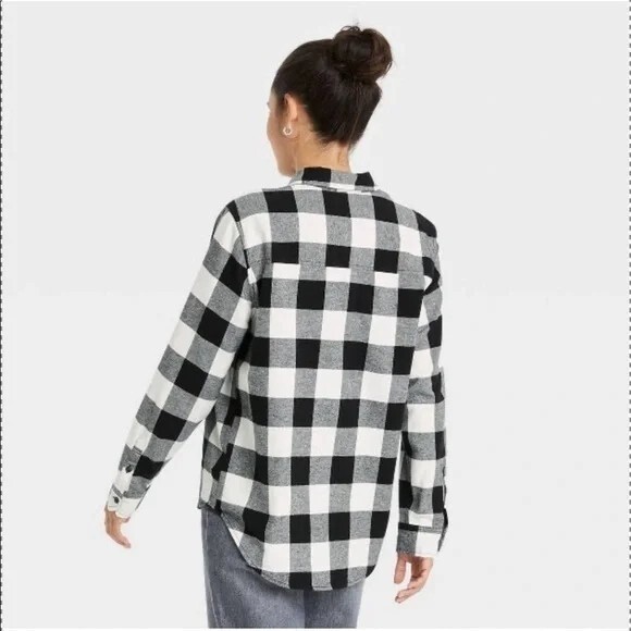 Universal Thread Flannel Ivory Black Buffalo Plai… - image 7
