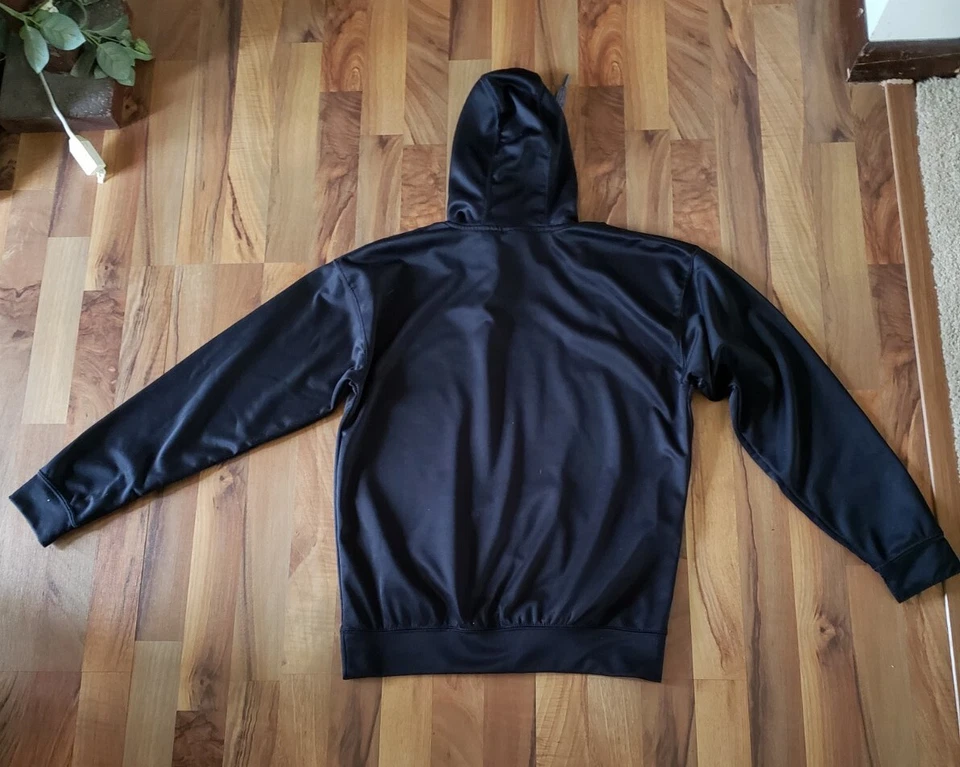 CASE IH INTERNATIONAL HARVESTER BLACK HOODIE SIZE ADULT MEDIUM PRE-OWNED - Image 3 of 3