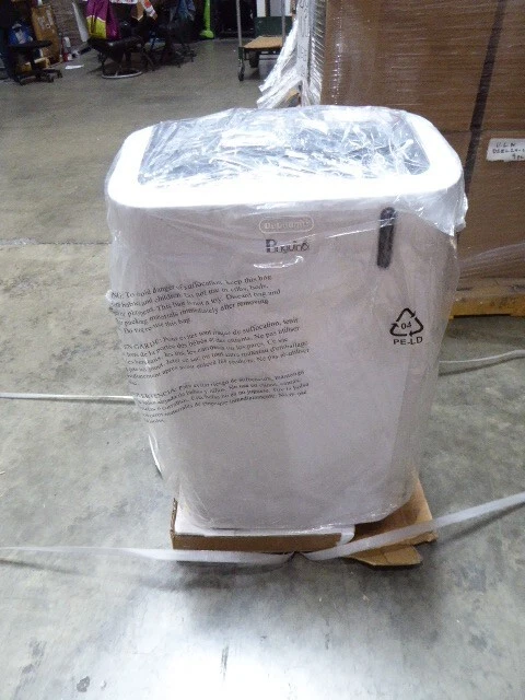 delonghi pinguino EM370 WRC air conditioner with window kit - Image 3 of 4