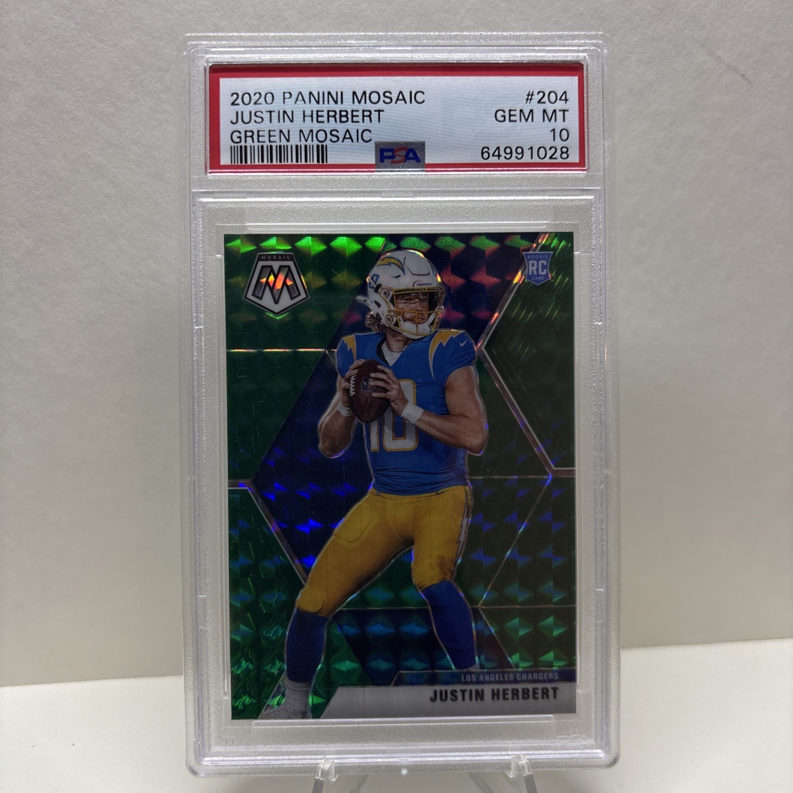 2020 Panini Mosaic Justin Herbert Green Prizm Rookie RC #204 PSA 10 Chargers Gem view 1
