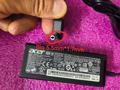 For Acer Aspire E15 MS2394 ES1-512 ADP-45HE B 19V 2.37A 5.5mm*1.7mm 45W Genuine