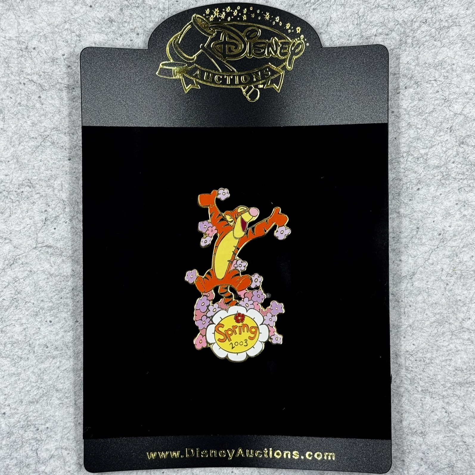 Disney Auctions Spring Pooh Bear & Friends Tigger LE 100 Pin